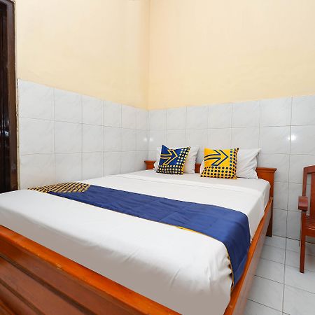 Spot On 2011 Hotel Mekar Sari Surakarta  Экстерьер фото