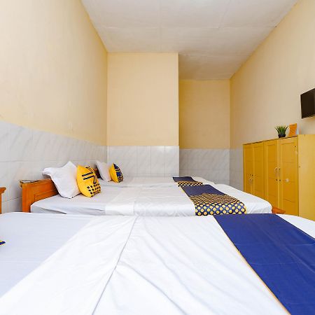 Spot On 2011 Hotel Mekar Sari Surakarta  Экстерьер фото