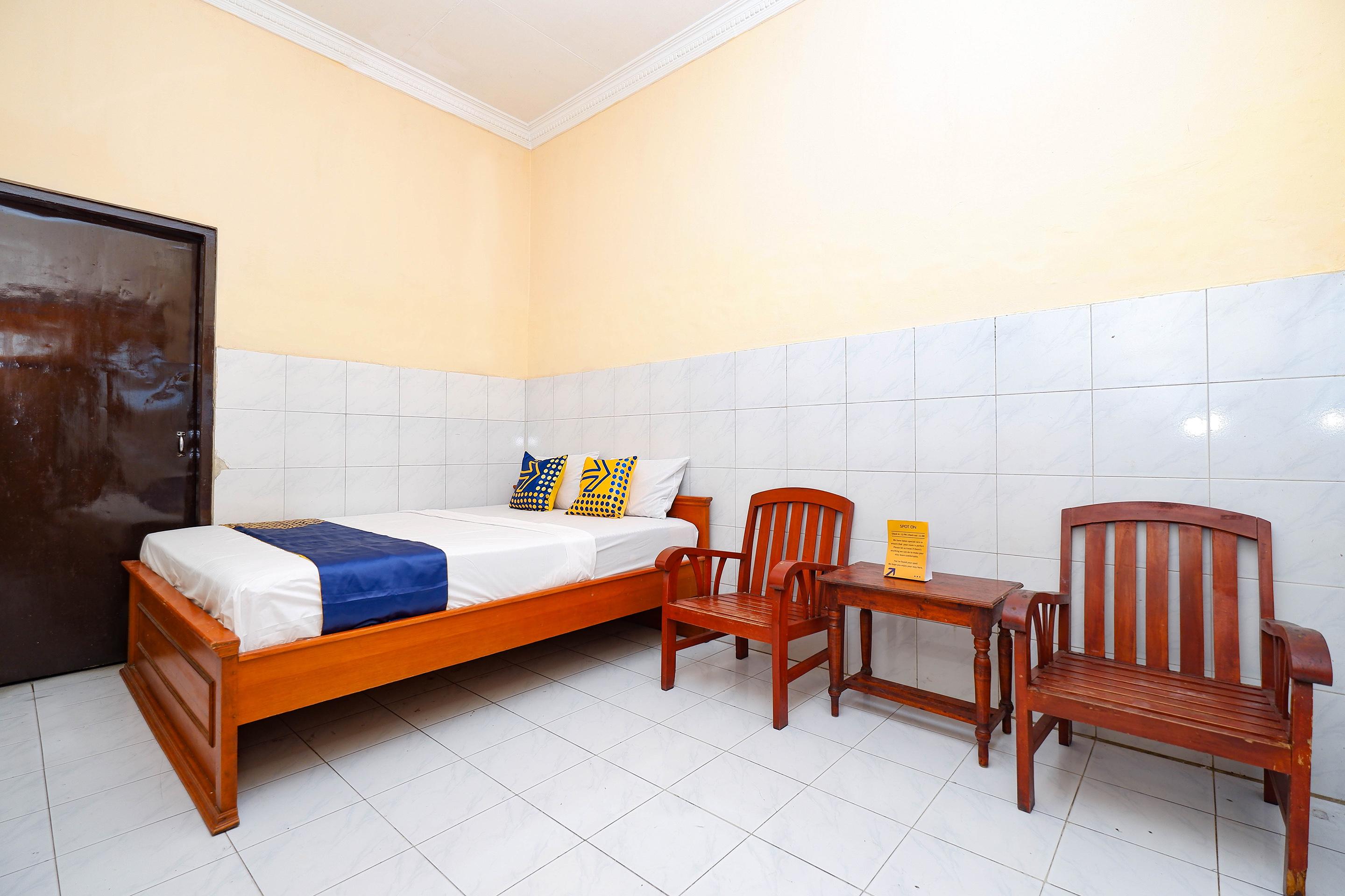 Spot On 2011 Hotel Mekar Sari Surakarta  Экстерьер фото