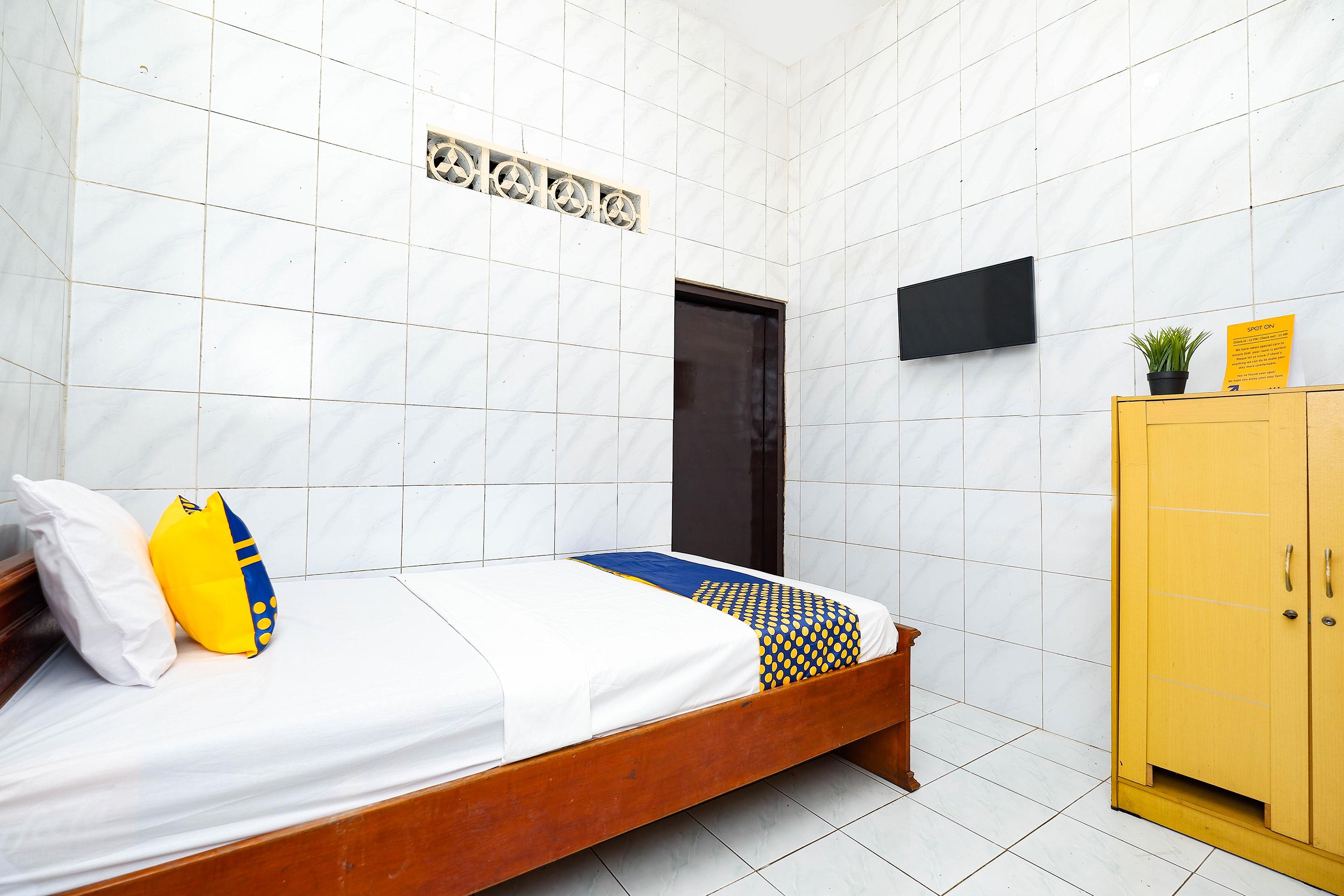 Spot On 2011 Hotel Mekar Sari Surakarta  Экстерьер фото