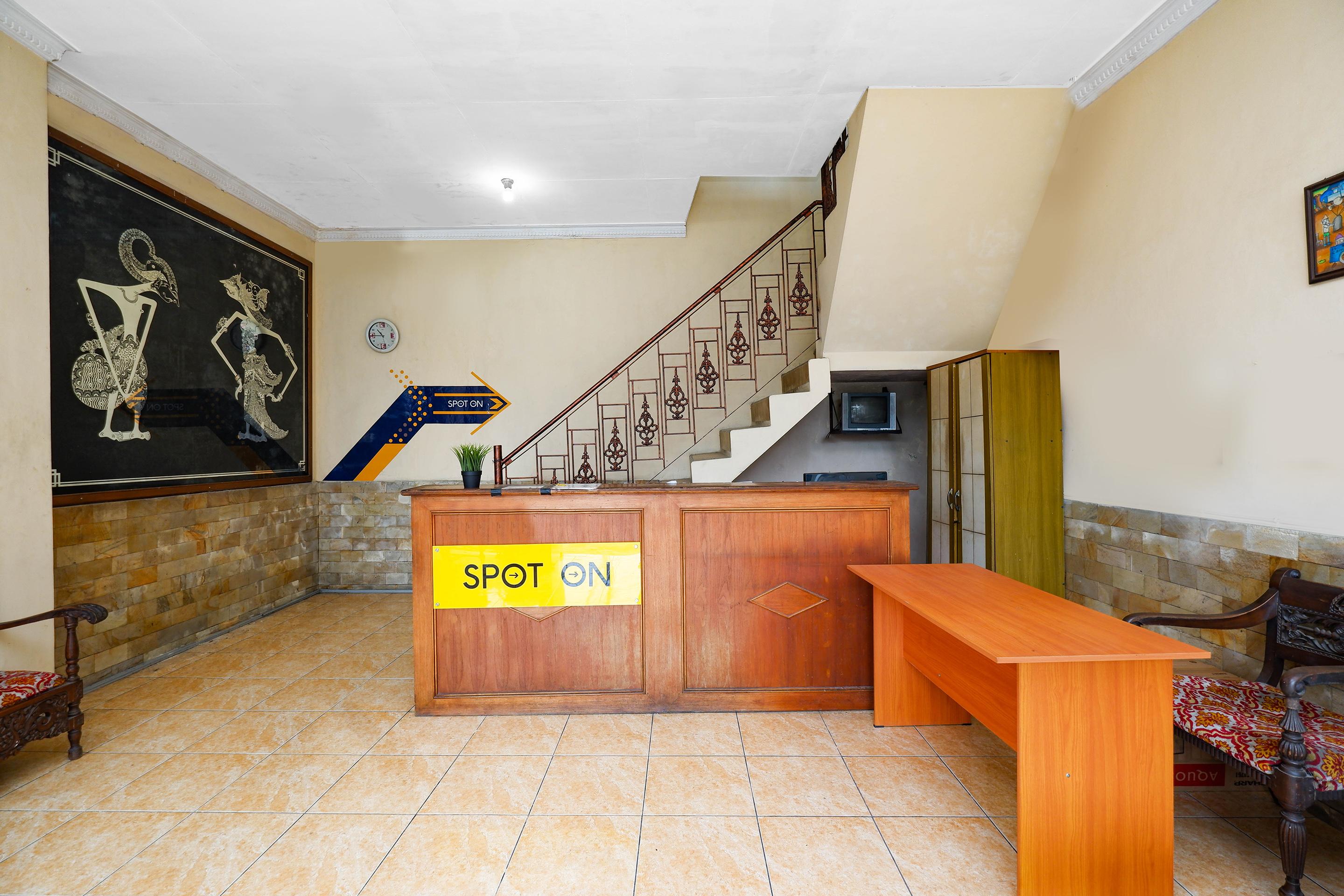 Spot On 2011 Hotel Mekar Sari Surakarta  Экстерьер фото