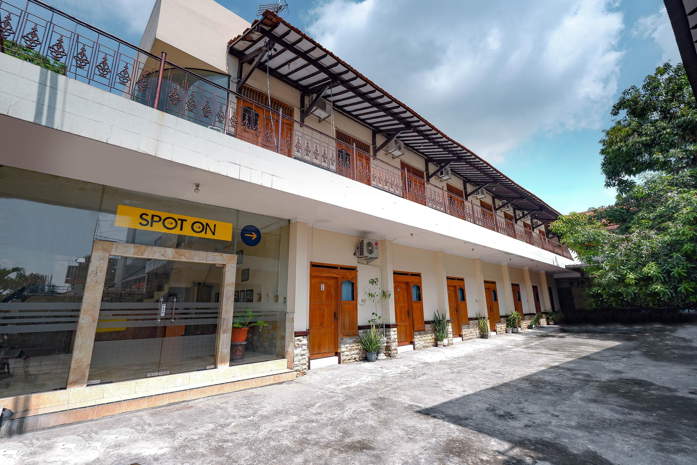 Spot On 2011 Hotel Mekar Sari Surakarta  Экстерьер фото